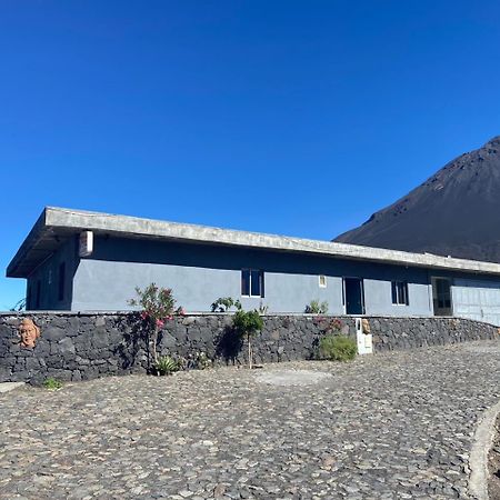 Casa Ze & Sonia Bed & Breakfast Portela Luaran gambar